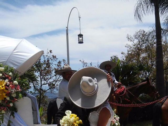 La boda de Daniel y Claudia  en Tejupilco, Estado México 13