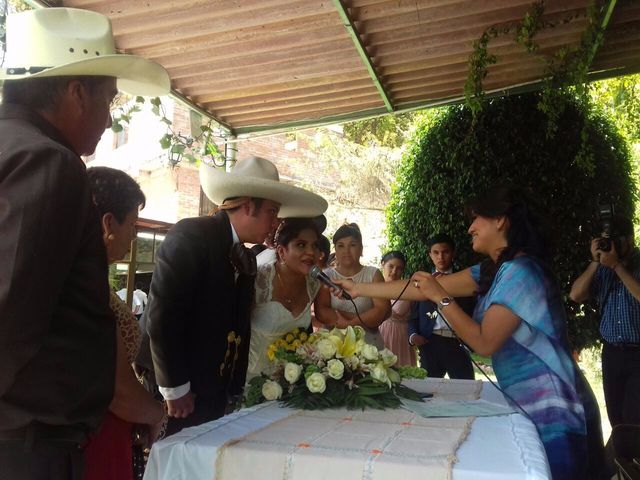 La boda de Daniel y Claudia  en Tejupilco, Estado México 14