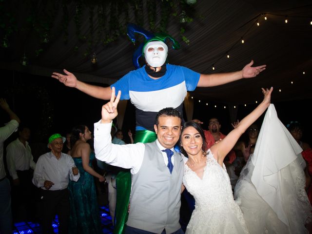 La boda de Alejandro  y Laura  en Xochitepec, Morelos 24