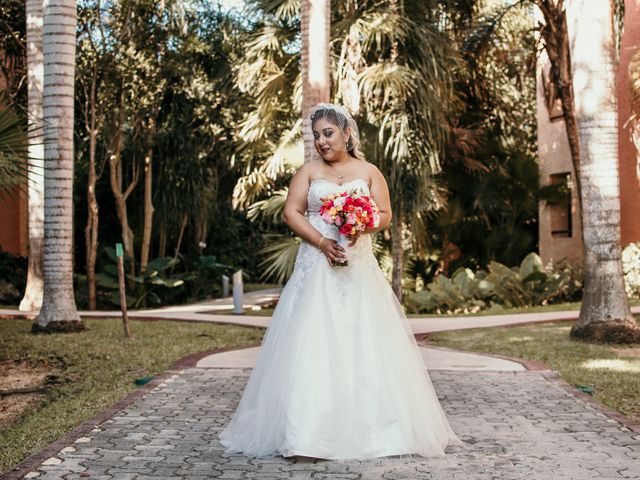 La boda de Néstor y Cristal en Playa del Carmen, Quintana Roo 21