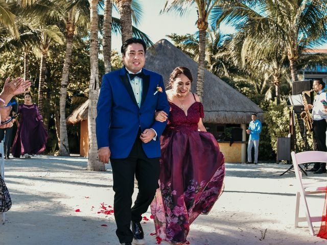 La boda de Néstor y Cristal en Playa del Carmen, Quintana Roo 23