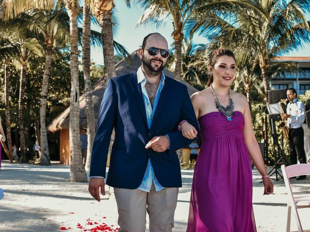 La boda de Néstor y Cristal en Playa del Carmen, Quintana Roo 26