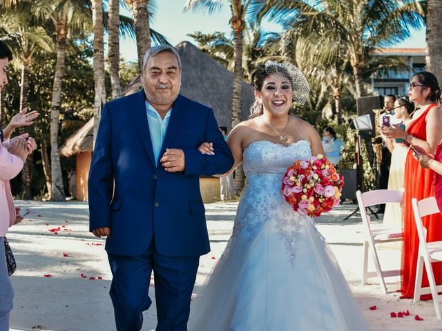 La boda de Néstor y Cristal en Playa del Carmen, Quintana Roo 30