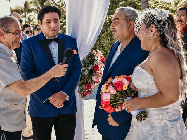 La boda de Néstor y Cristal en Playa del Carmen, Quintana Roo 33
