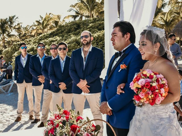 La boda de Néstor y Cristal en Playa del Carmen, Quintana Roo 36