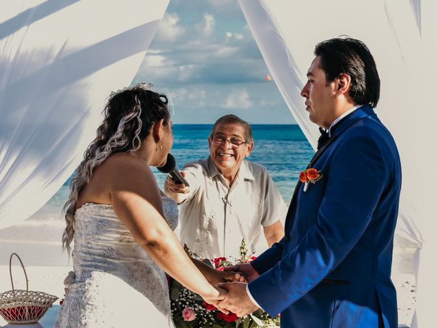 La boda de Néstor y Cristal en Playa del Carmen, Quintana Roo 51