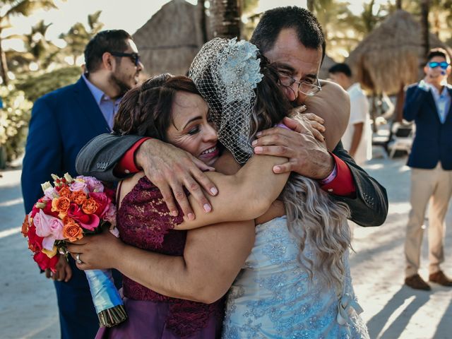 La boda de Néstor y Cristal en Playa del Carmen, Quintana Roo 66