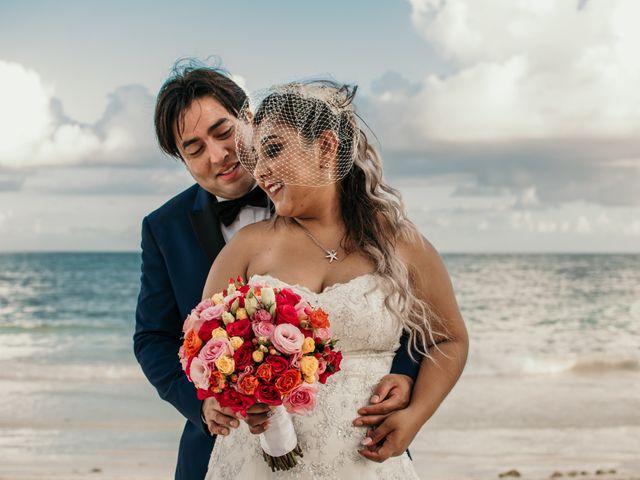 La boda de Néstor y Cristal en Playa del Carmen, Quintana Roo 98
