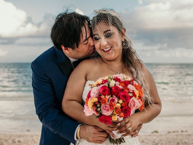 La boda de Néstor y Cristal en Playa del Carmen, Quintana Roo 102