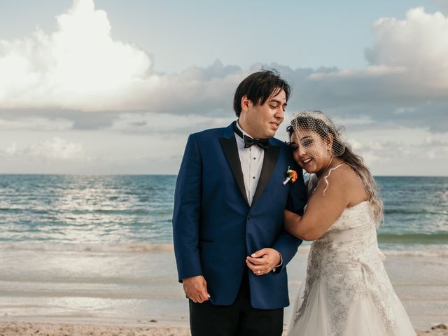 La boda de Néstor y Cristal en Playa del Carmen, Quintana Roo 105