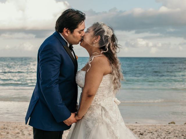La boda de Néstor y Cristal en Playa del Carmen, Quintana Roo 110