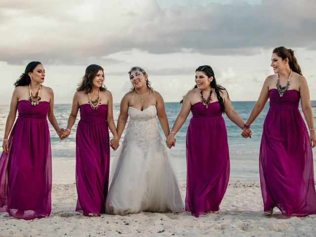 La boda de Néstor y Cristal en Playa del Carmen, Quintana Roo 121