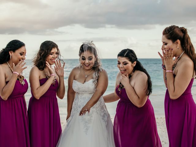 La boda de Néstor y Cristal en Playa del Carmen, Quintana Roo 123