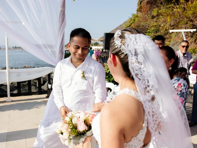 La boda de Alfredo y Briss en Ixtapa Zihuatanejo, Guerrero 13