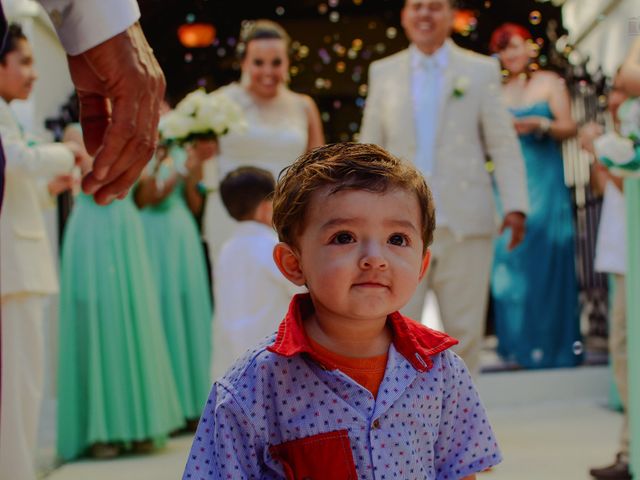 La boda de Víctor y Lucero en Bucerias, Nayarit 36