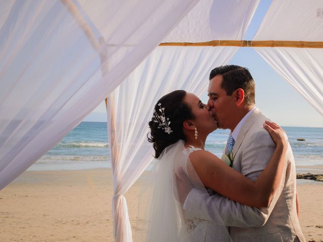 La boda de Víctor y Lucero en Bucerias, Nayarit 39