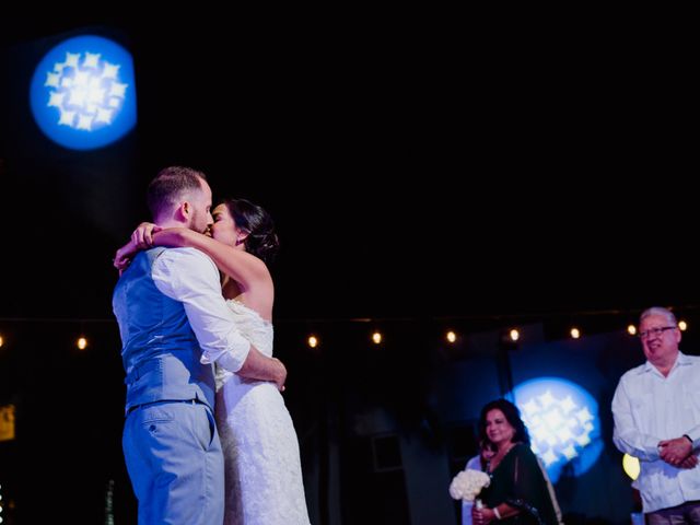 La boda de Álex y Gris en Bahía de Banderas, Nayarit 20