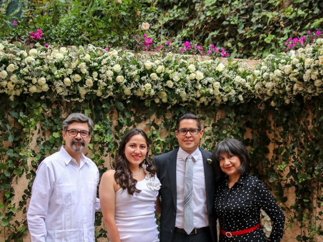 La boda de Alejandro y Mariana  en Álvaro Obregón, Ciudad de México 2
