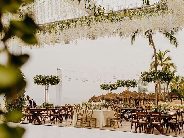 La boda de Marco y Fernanda en Puerto Vallarta, Jalisco 17