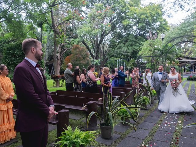 La boda de Greg y Lucrecia en Cuautla, Morelos 33