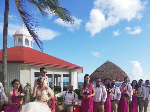 La boda de Santiago y Crystal  en Cancún, Quintana Roo 1