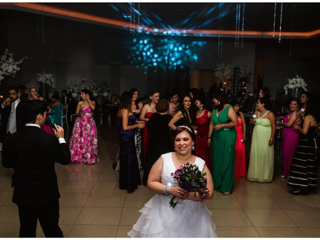 La boda de Roberto y Violeta en San Nicolás de los Garza, Nuevo León 28