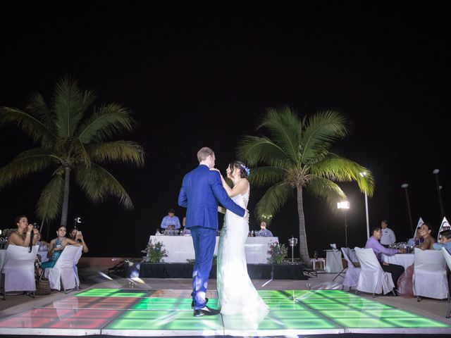 La boda de Pau y Rob en Ixtapa Zihuatanejo, Guerrero 34