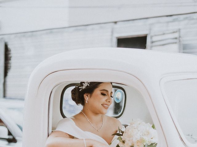 La boda de Luis y Valeria en Salamanca, Guanajuato 10