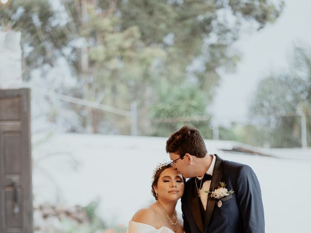 La boda de Luis y Valeria en Salamanca, Guanajuato 23