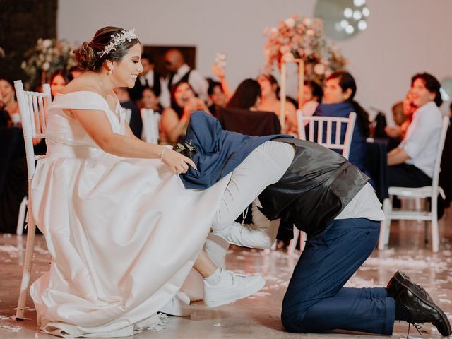 La boda de Luis y Valeria en Salamanca, Guanajuato 25