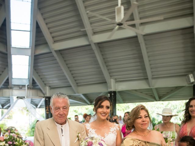 La boda de Carlos y Yuli en Ixtapa Zihuatanejo, Guerrero 12