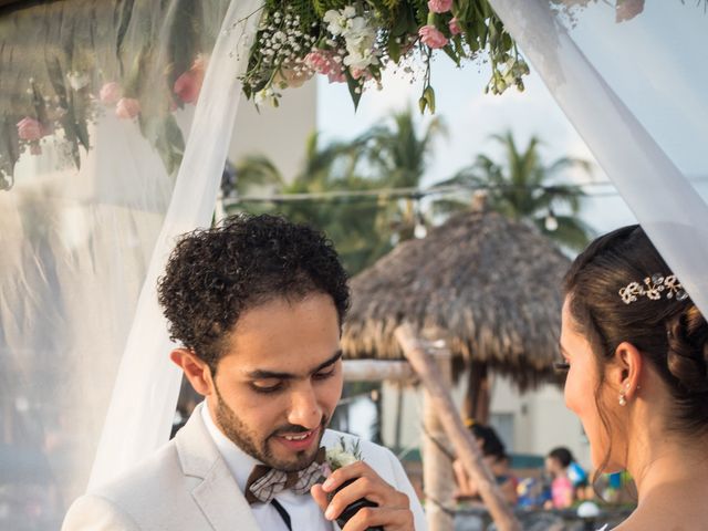 La boda de Carlos y Yuli en Ixtapa Zihuatanejo, Guerrero 27