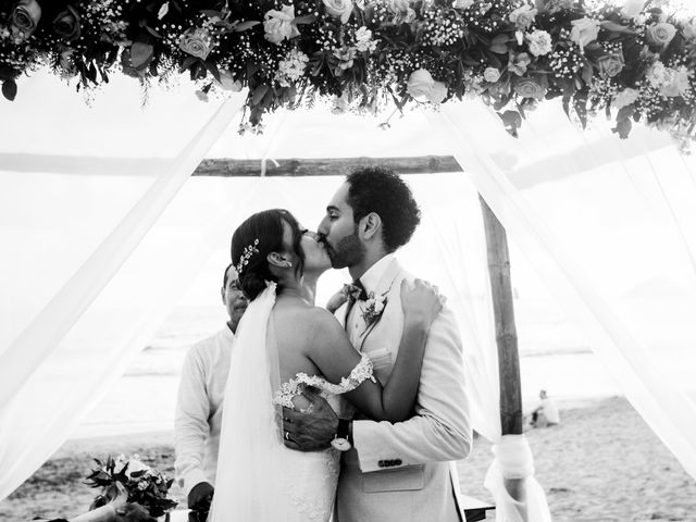 La boda de Carlos y Yuli en Ixtapa Zihuatanejo, Guerrero 32