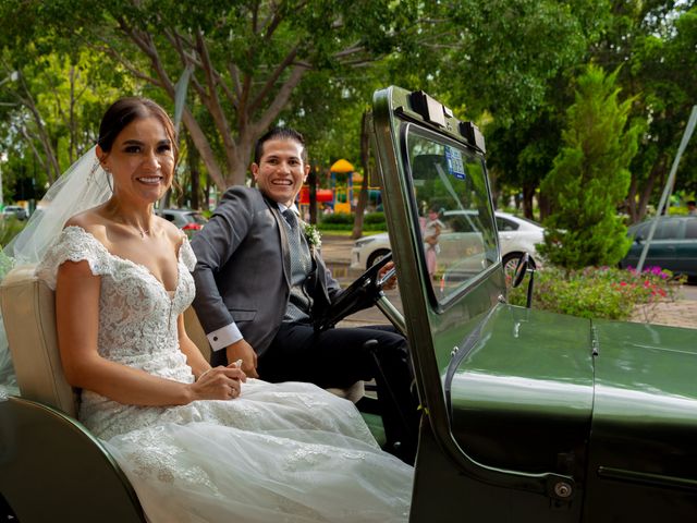 La boda de Javier y Miriam en Querétaro, Querétaro 240