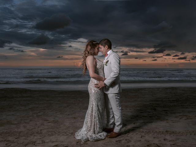 La boda de Roberto y Fernanda en Acapulco, Guerrero 25