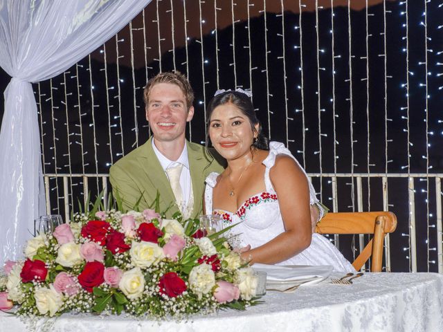 La boda de Henry y Rosy en Huatulco, Oaxaca 36