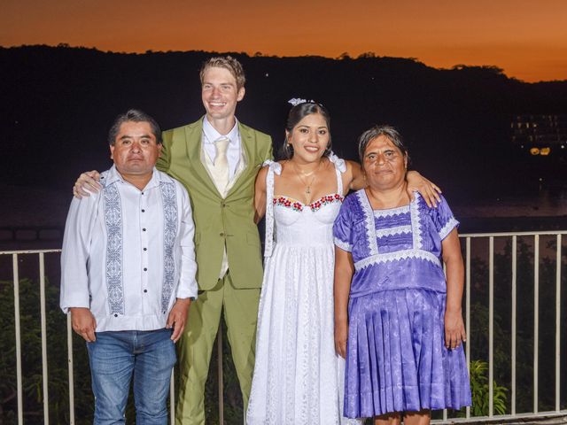 La boda de Henry y Rosy en Huatulco, Oaxaca 38
