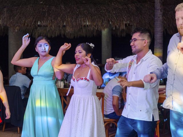 La boda de Henry y Rosy en Huatulco, Oaxaca 55