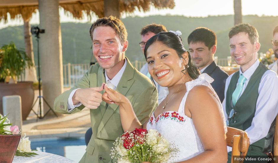 La boda de Henry y Rosy en Huatulco, Oaxaca