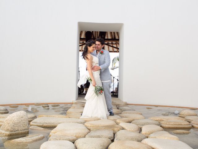 La boda de Felipe y Amparo  en Huatulco, Oaxaca 5