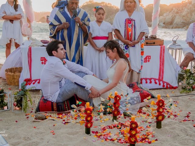 La boda de Felipe y Amparo  en Huatulco, Oaxaca 8