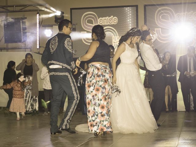 La boda de Juan Carlos  y Sandra Isaid  en Celaya, Guanajuato 18