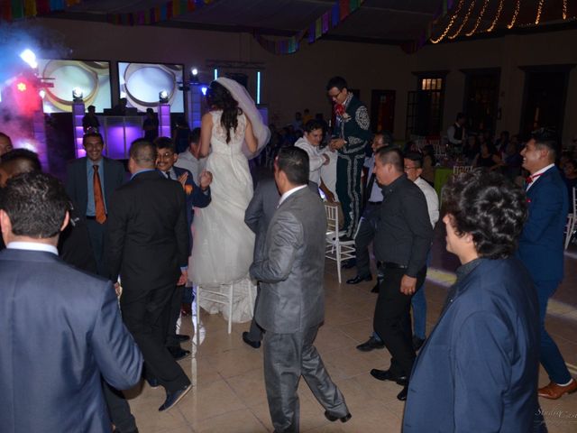 La boda de Juan Carlos  y Sandra Isaid  en Celaya, Guanajuato 23