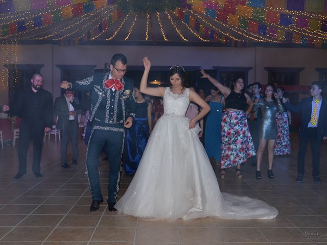 La boda de Juan Carlos  y Sandra Isaid  en Celaya, Guanajuato 32
