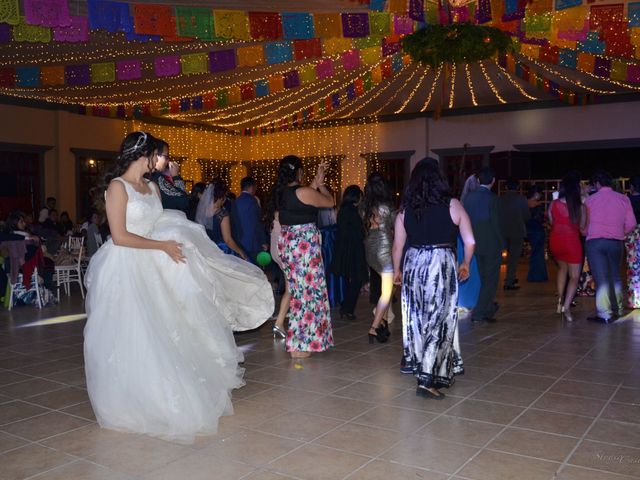 La boda de Juan Carlos  y Sandra Isaid  en Celaya, Guanajuato 34