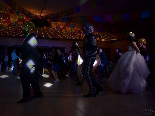 La boda de Juan Carlos  y Sandra Isaid  en Celaya, Guanajuato 37