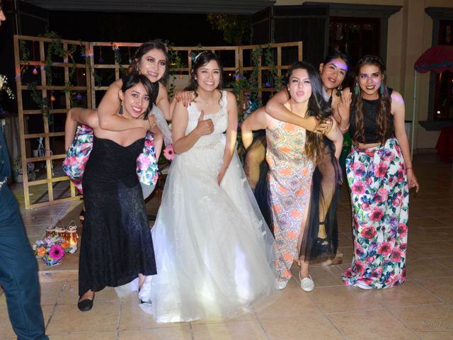 La boda de Juan Carlos  y Sandra Isaid  en Celaya, Guanajuato 49