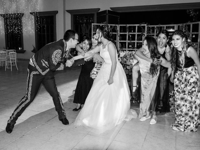 La boda de Juan Carlos  y Sandra Isaid  en Celaya, Guanajuato 51