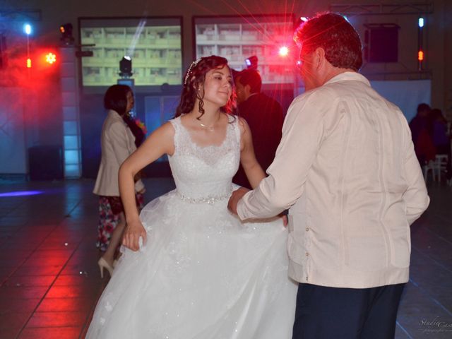 La boda de Juan Carlos  y Sandra Isaid  en Celaya, Guanajuato 56