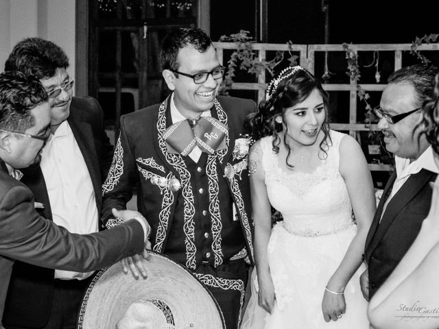 La boda de Juan Carlos  y Sandra Isaid  en Celaya, Guanajuato 68